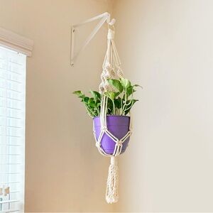 10 x White Metal Wall Brackets